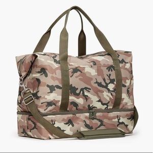 LIKE NEW! Lo & Sons Catalina Deluxe - Small in Tan Camo and Recycled Poly